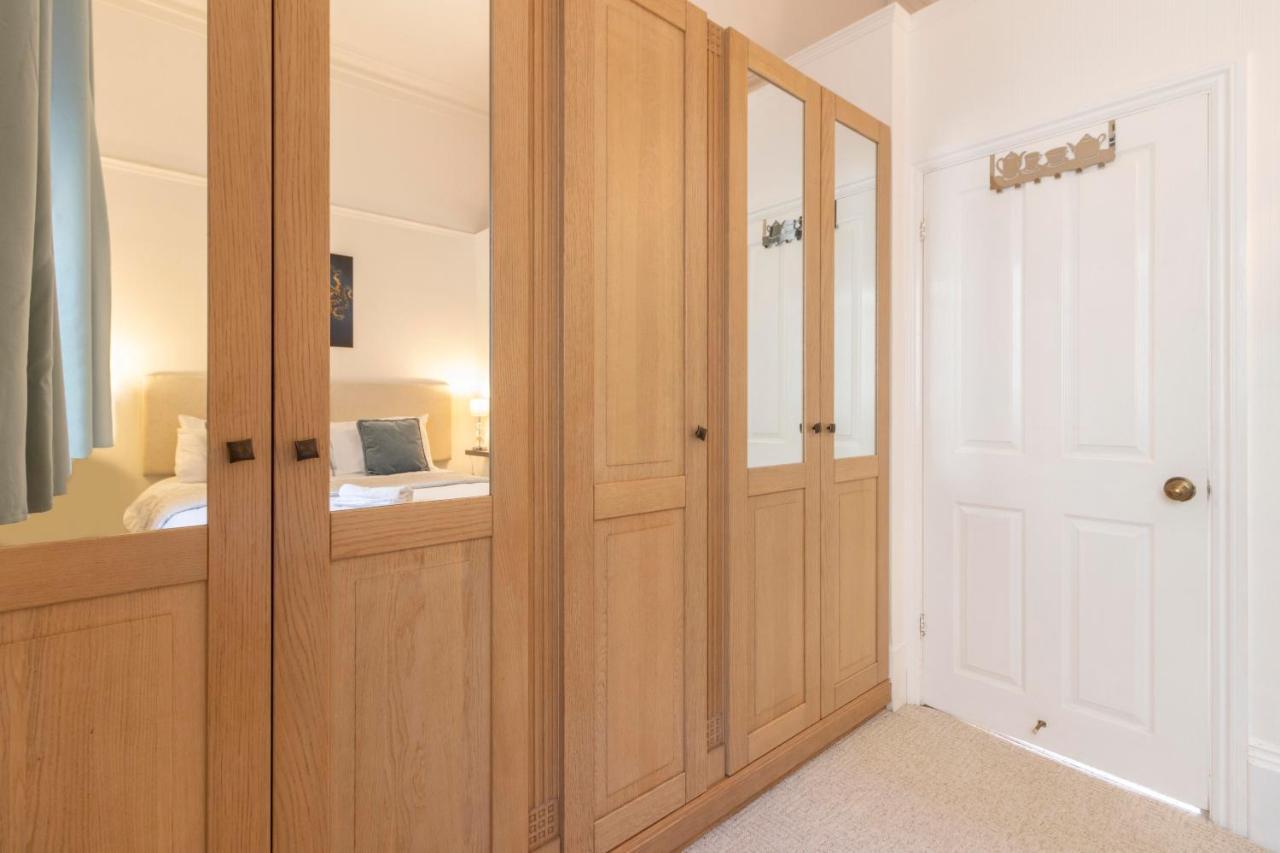 **Sunny And Bright, Thatchers Rock One Bed Beach Front Apartment*** Torquay Exteriér fotografie
