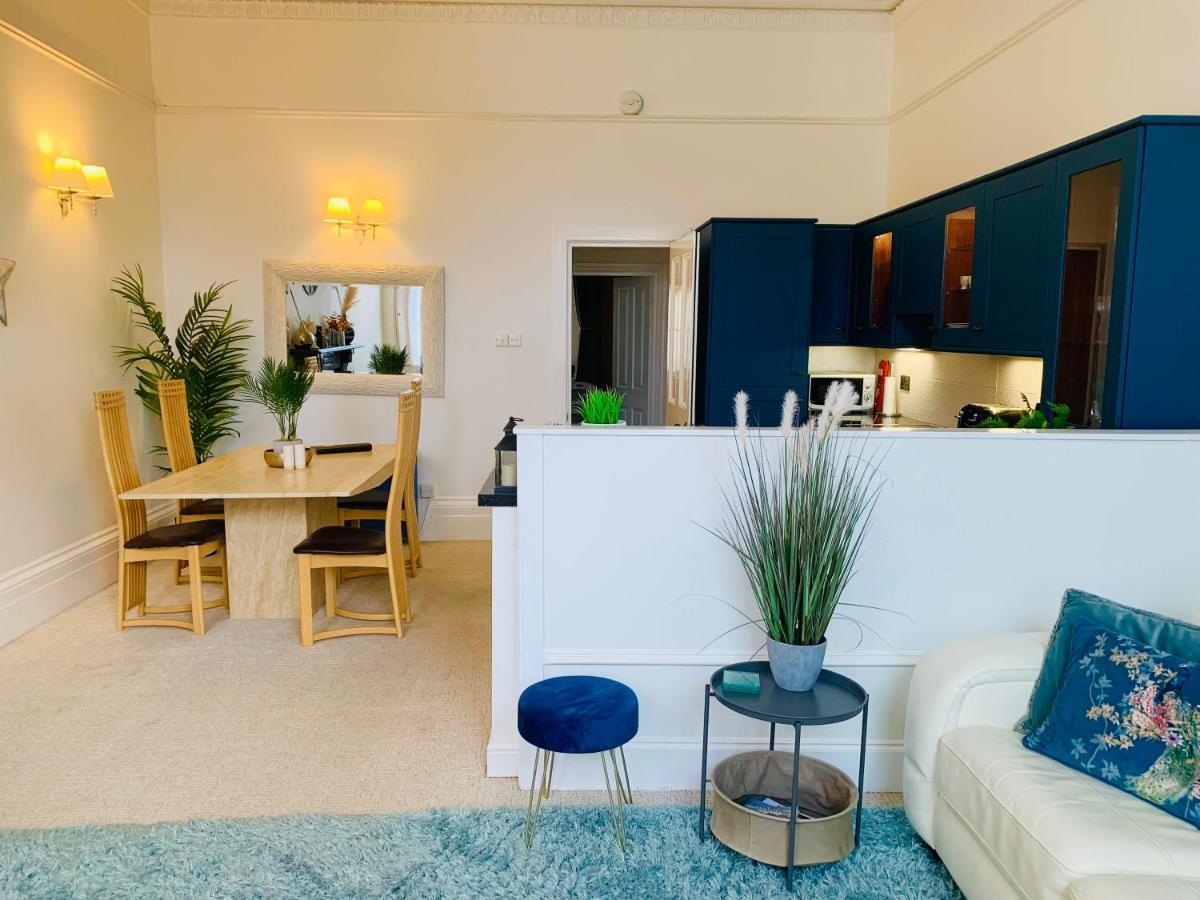 **Sunny And Bright, Thatchers Rock One Bed Beach Front Apartment*** Torquay Exteriér fotografie