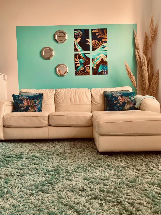 **Sunny And Bright, Thatchers Rock One Bed Beach Front Apartment*** Torquay Exteriér fotografie