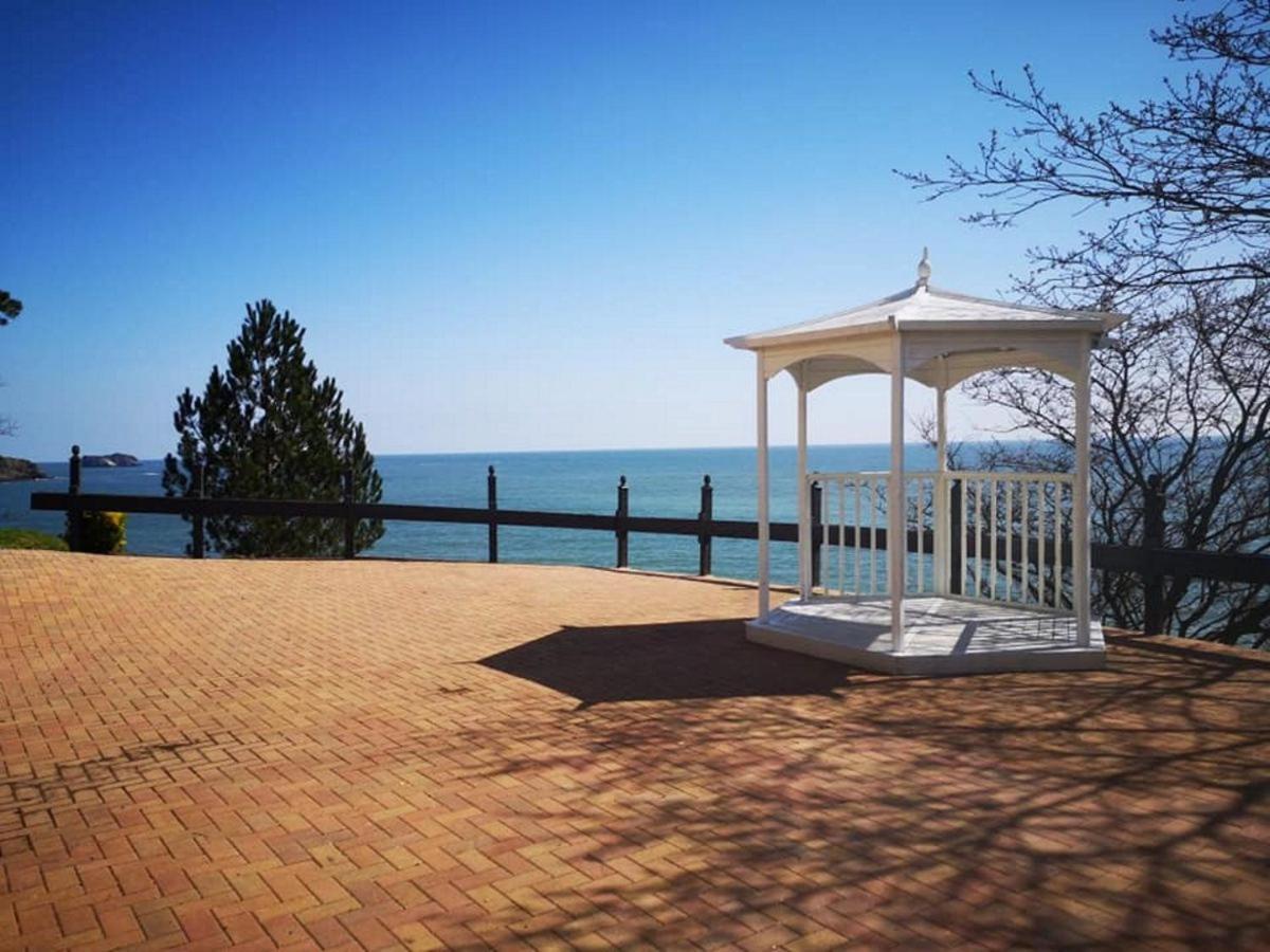 **Sunny And Bright, Thatchers Rock One Bed Beach Front Apartment*** Torquay Exteriér fotografie