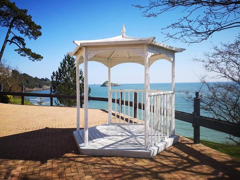 **Sunny And Bright, Thatchers Rock One Bed Beach Front Apartment*** Torquay Exteriér fotografie