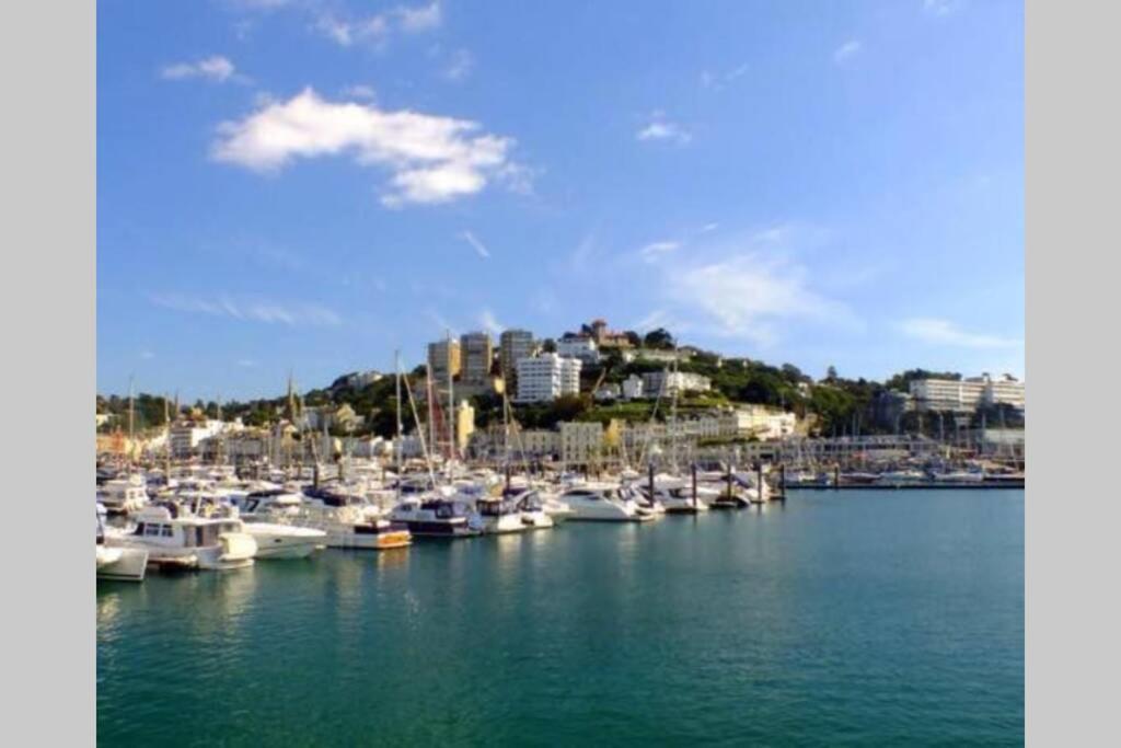 **Sunny And Bright, Thatchers Rock One Bed Beach Front Apartment*** Torquay Exteriér fotografie