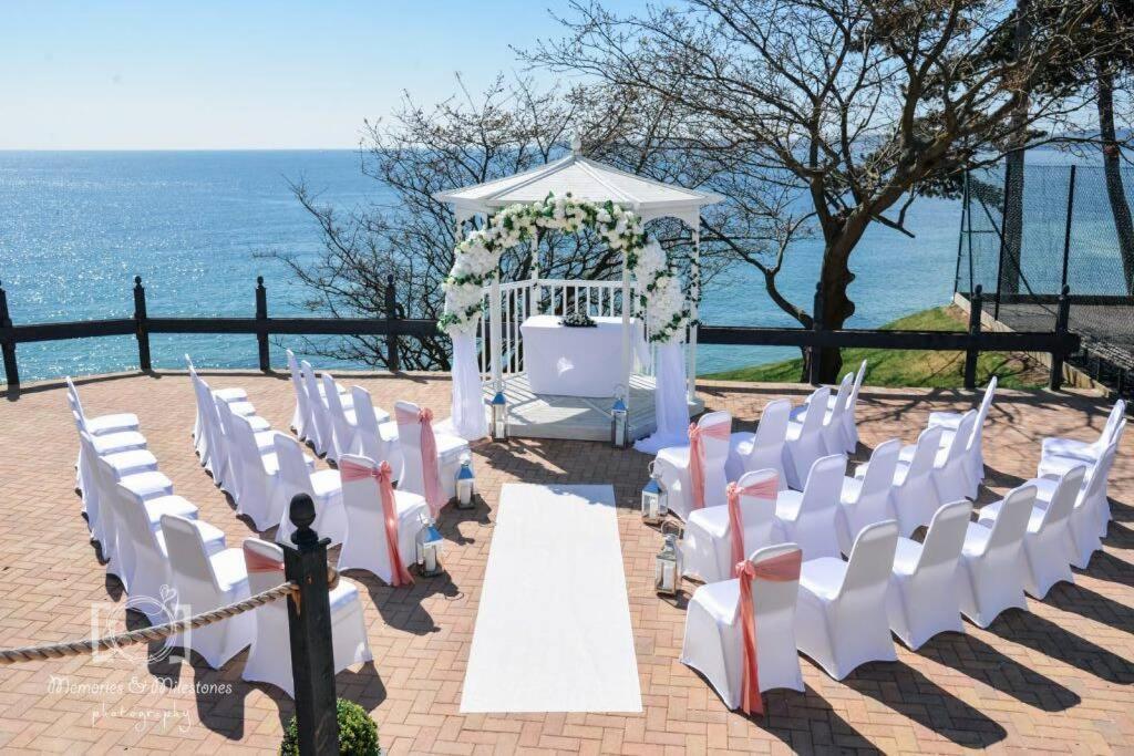**Sunny And Bright, Thatchers Rock One Bed Beach Front Apartment*** Torquay Exteriér fotografie