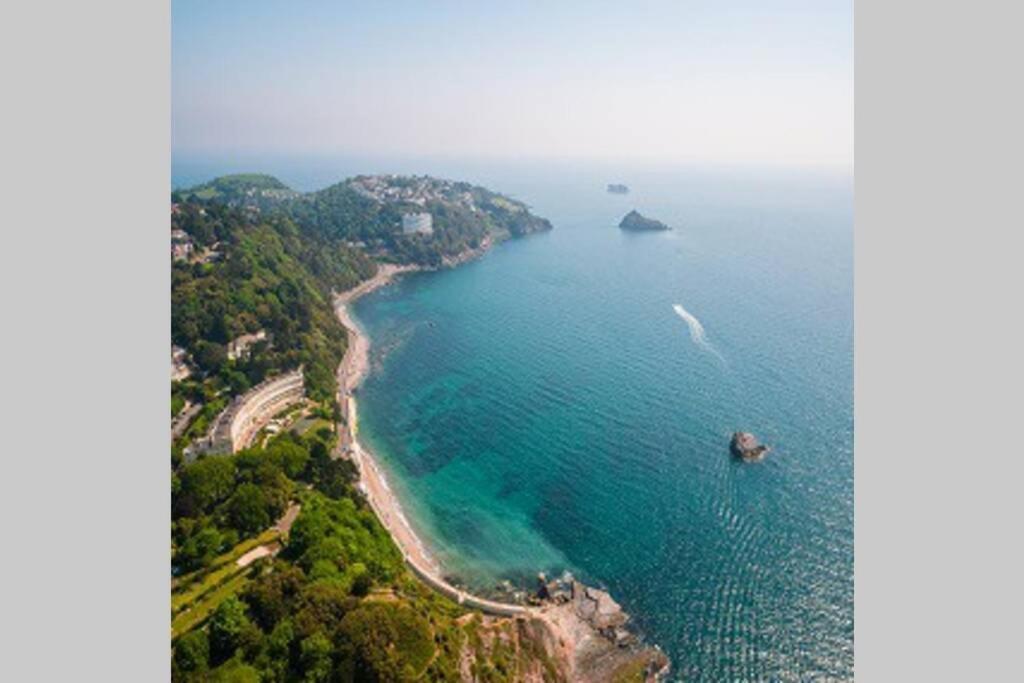 **Sunny And Bright, Thatchers Rock One Bed Beach Front Apartment*** Torquay Exteriér fotografie